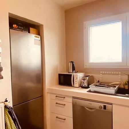 Apartment Bright And Unoverlooked *