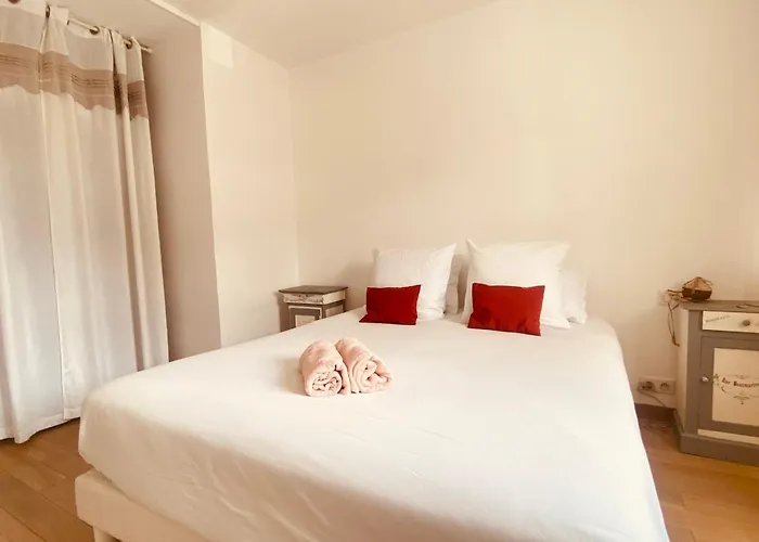 Bright And Unoverlooked Apartment