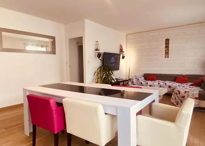 Bright And Unoverlooked Apartment