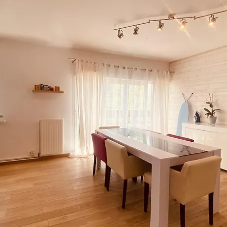 Apartment Bright And Unoverlooked *